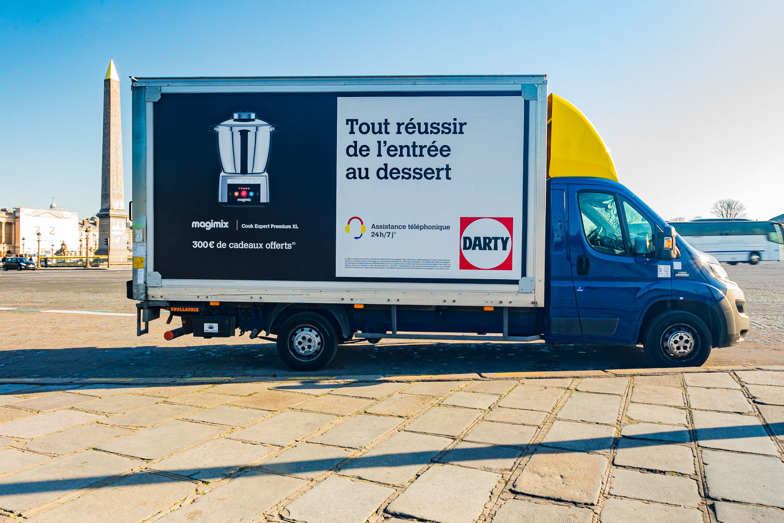 Camion de livraison Darty