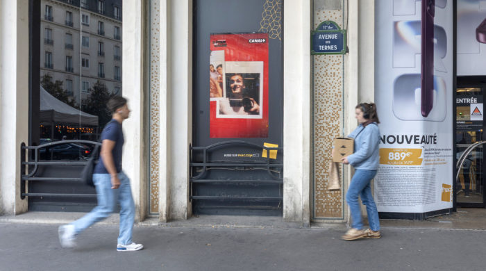 Visuel CANAL+ met Fifi et sa bande sous les projecteurs avec le DOOH : une campagne à l’échelle nationale